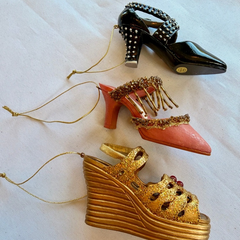 Seven Christmas Ornaments High Heels Miniature Figurines Shoe Collection - Picture 7 of 9